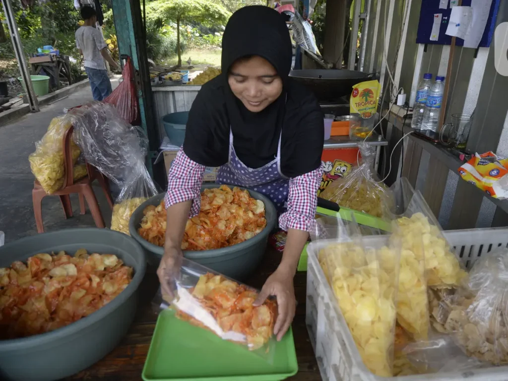 Membangun Bisnis Keripik Singkong Dari Rumah