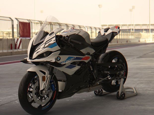 BMW S1000RR Motor Sport Yang Siap Taklukkan Sirkuit