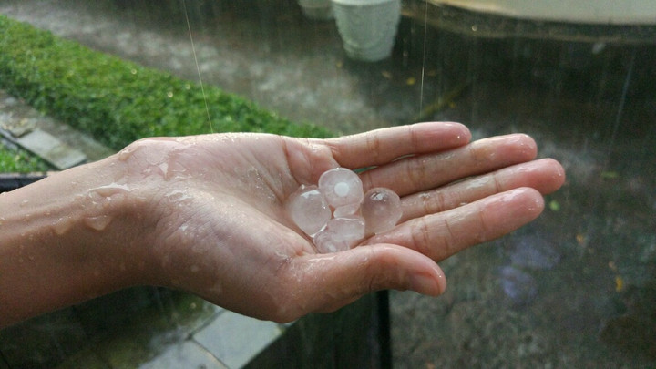 Hujan Es Fenomena Langit Langka Yang Sering Bikin Warga Panik