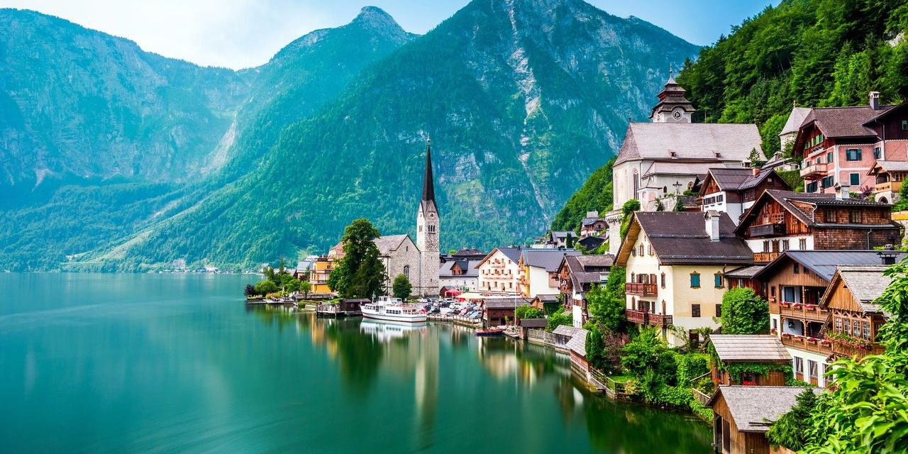 Hallstatt Tempat Liburan Spesial Yang Harus Kamu Kunjungi