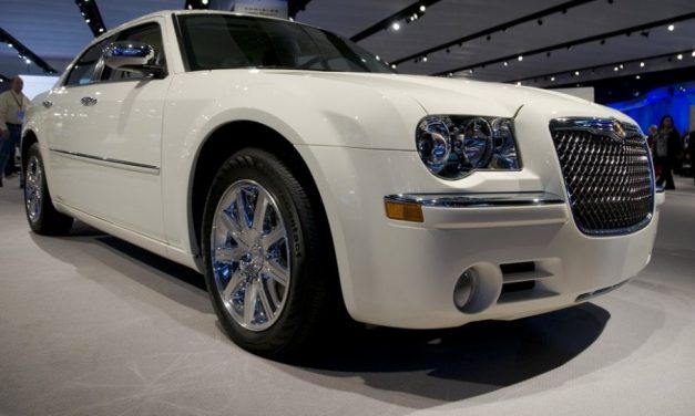 Mobil Chrysler Desain Ikonik Dan Memiliki Peforma Mesin Besar