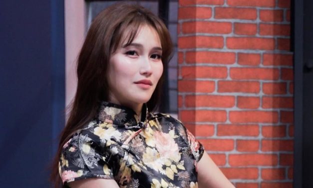Ayu Ting Ting Tanggapi Foto Viral Gandeng Pria di Bioskop