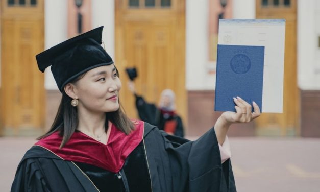 Alasan Utama Perempuan Lebih Banyak Kuliah Menurut Data BPS
