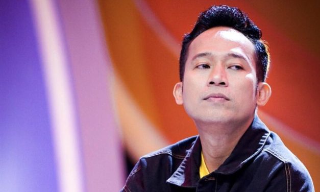 Denny Cagur Gaya Humor Yang Spontan Jadi Ciri Khas