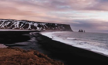 Reynisfjara, Ikon Wisata Islandia Pantai Pasir Hitam Eksotis