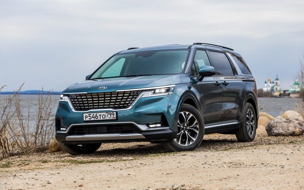 Kia Carnival MPV Premium, Kabin Luas Dan Teknologi Modern