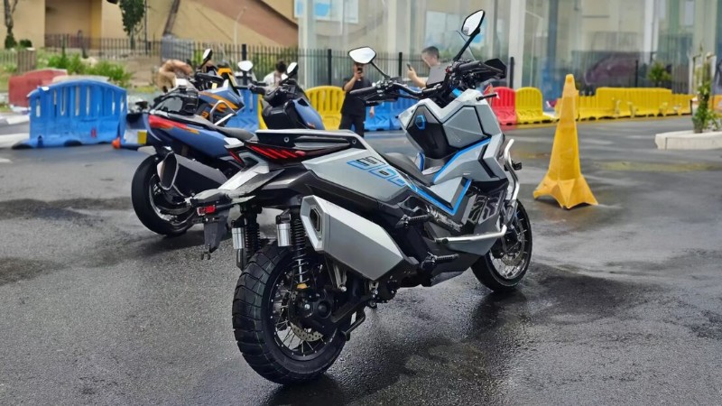 Zontes 368G, Skuter Adventure Bongsor Dengan Peforma Terbaik