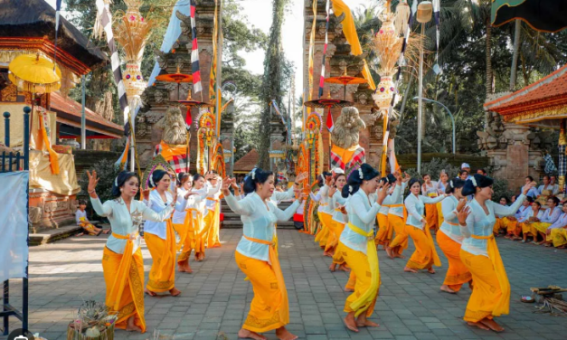 Tarian Pendet Keindahan Dan Makna Dalam Seni Tari Bali